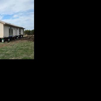 Australian couple moves house from wrong plot