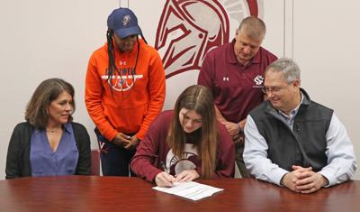 Curtis signs with CCC&TI
