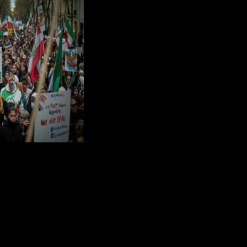 Demonstrators in London, Paris, Istanbul back Iran protests