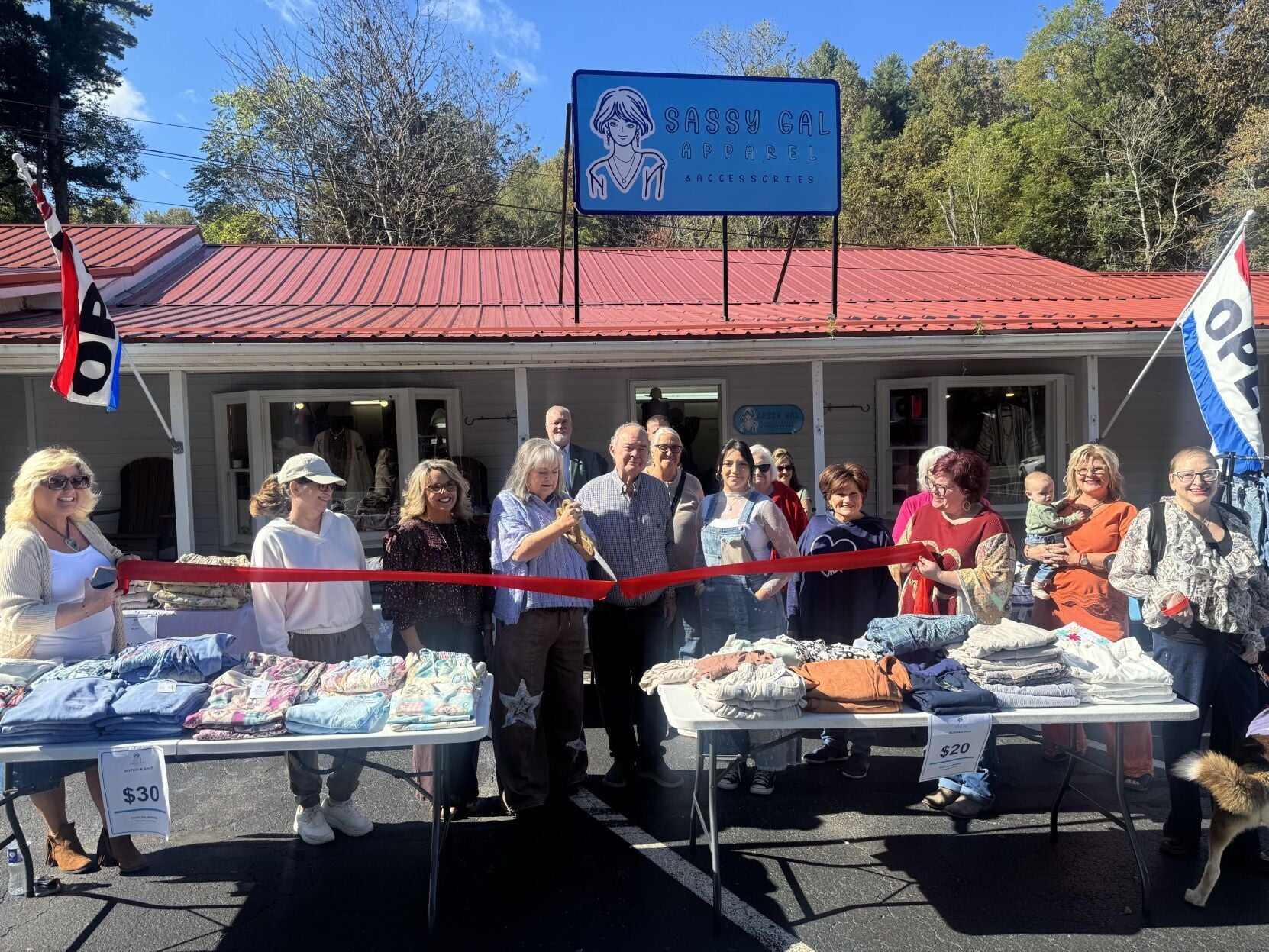 Sassy Gal holds ribbon cutting | Local | newstopicnews.com