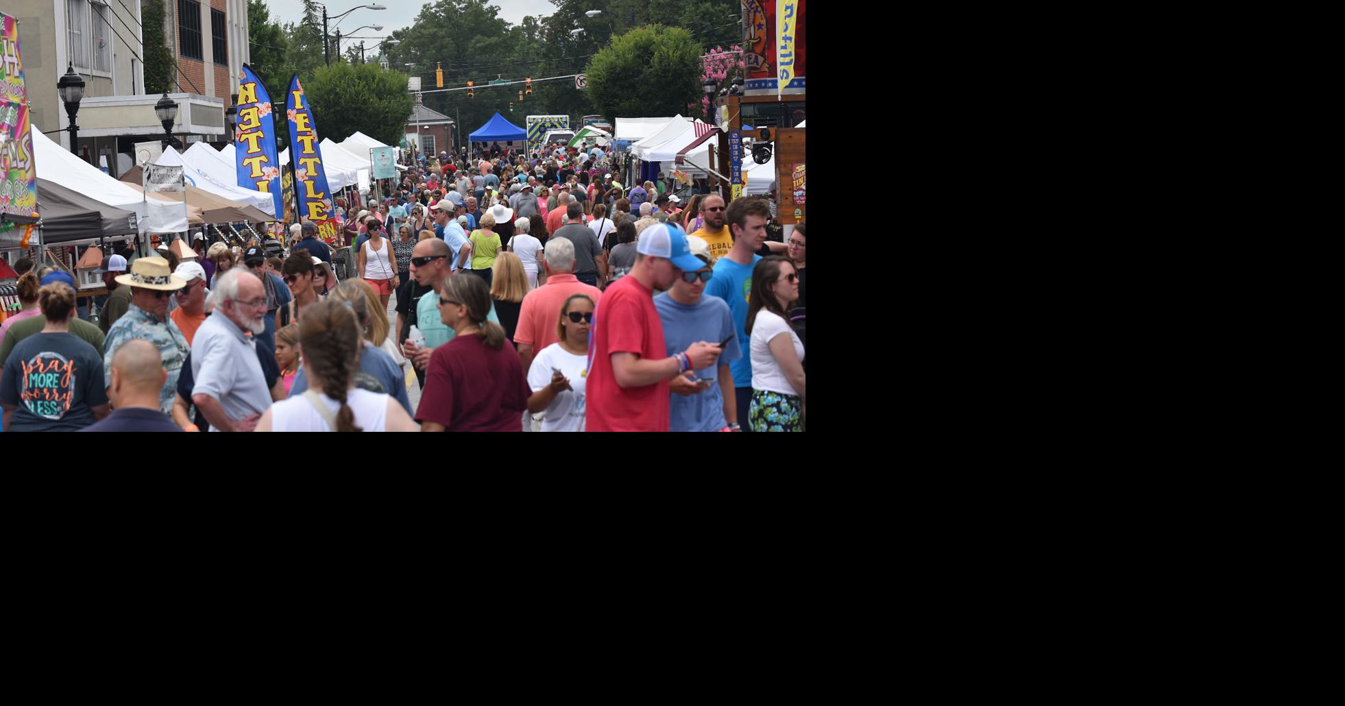 Large crowd fills expanded festival | Local News | newstopicnews.com