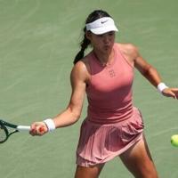 Raducanu and Fernandez beat the heat to reach DC Open semis