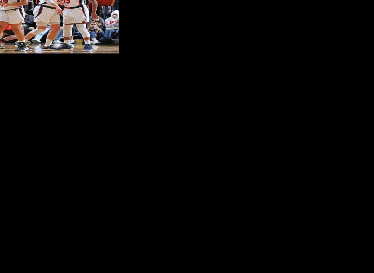 Virginia Women S Basketball Team Erases 18 Point Halftime Deficit