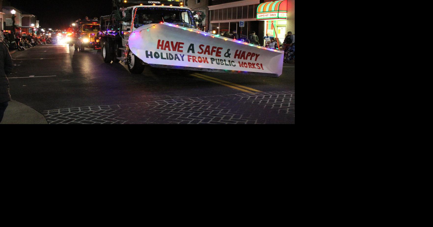 Waynesboro Christmas Parade 2022 Waynesboro To Host Reverse Christmas Parade This Year | Local News |  Newsvirginian.com