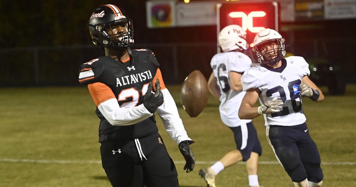 Buffalo Gap football meets Altavista in Region 1B title game