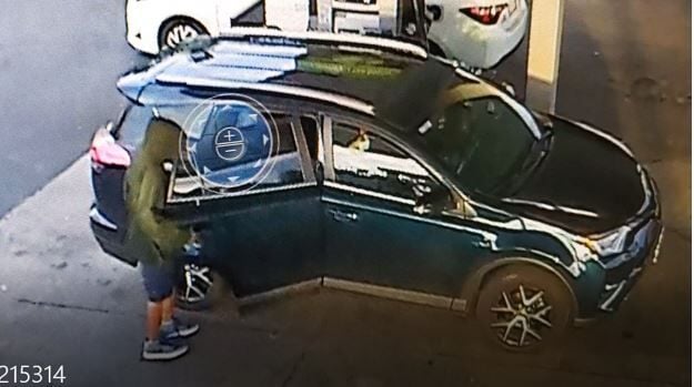 Police searching for suspects in armed robbery at Waynesboro gas station