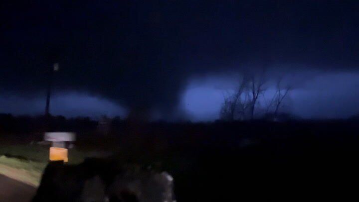 Storm chaser catches tornado tearing through Texas