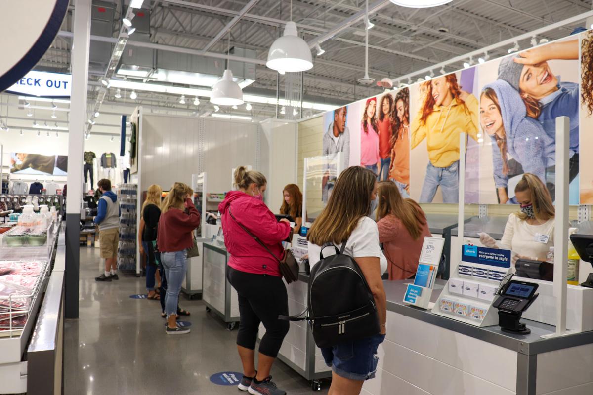Clothing Retailer Old Navy Opens In Waynesboro Town Center Local News Newsvirginian Com