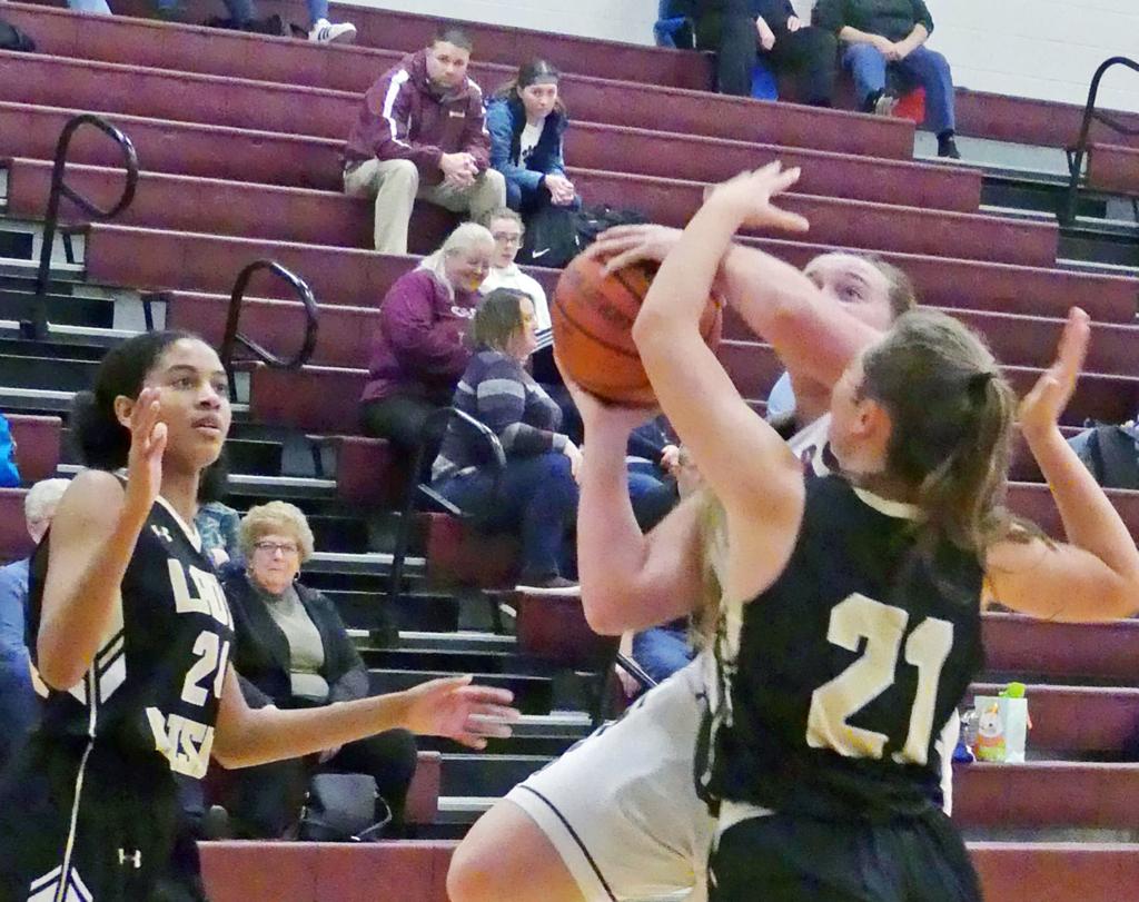 Stuarts Draft Girls Basketball Team Slips Past Buffalo Gap High