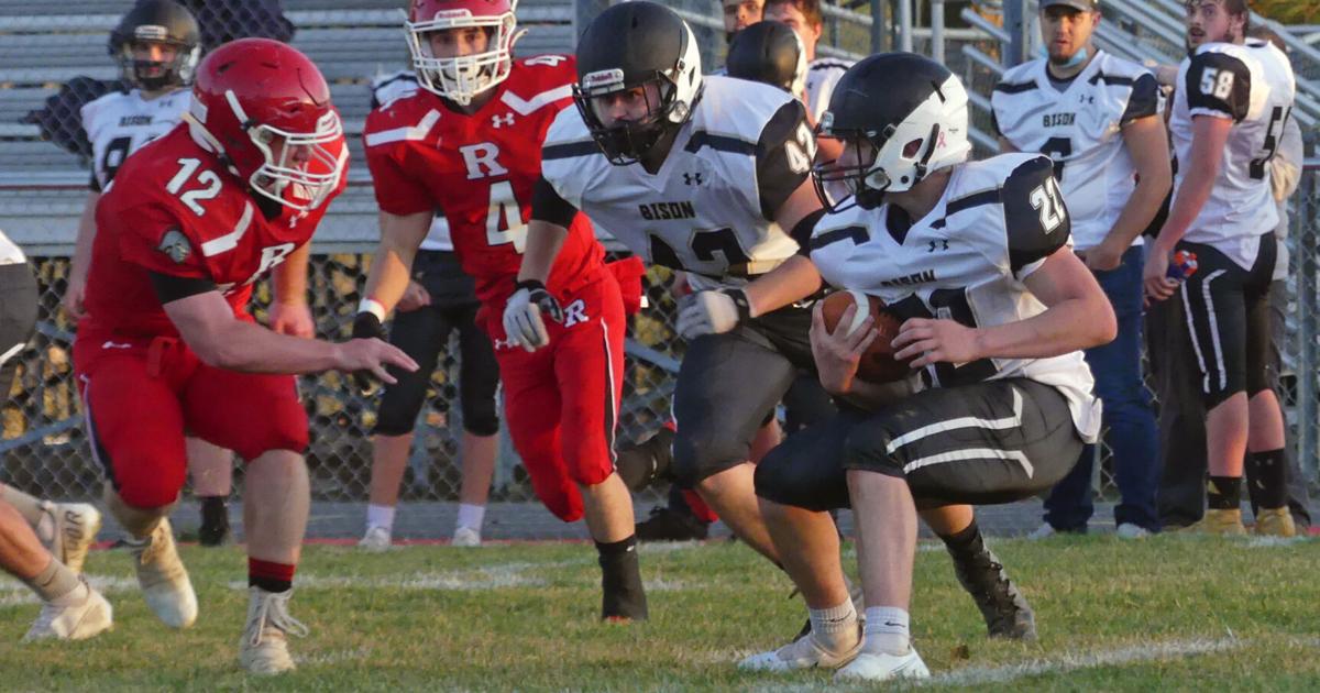 Riverheads and Buffalo Gap football teams to clash in playoffs for the
