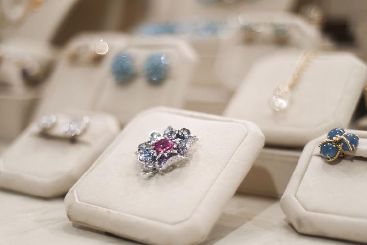 2023.2.1.SwanJeweler.AngelinaC-4.jpg