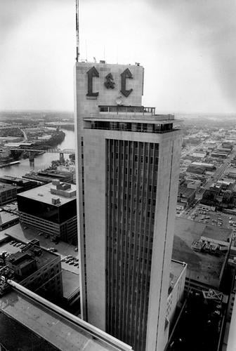 BP Nash L&C Tower Jul-1-1988.jpg