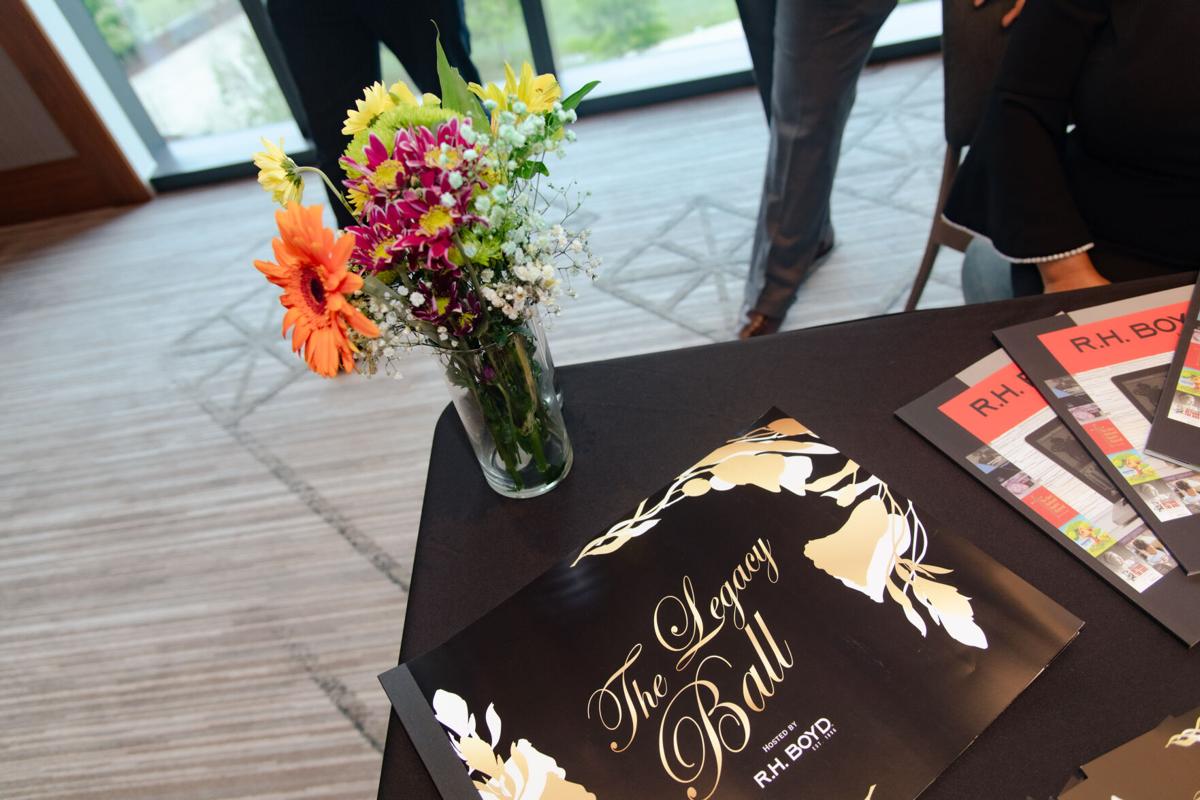 5.12.2023.LegacyBall.Angelina-9124.jpg