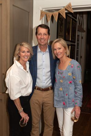 SwanBallAuctionParty-4293.jpg