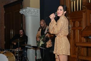 MerryBright_BroadwayClementine-8046.jpg