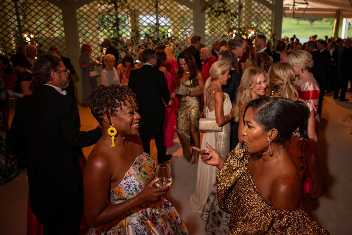 2026SwanBallCandids_Large-21.jpg