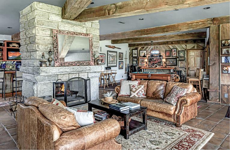 1284HittLane_HOD2021_Goodlettsville-print-020-173-tvfireplace16-4200x2804-300dpi.jpg