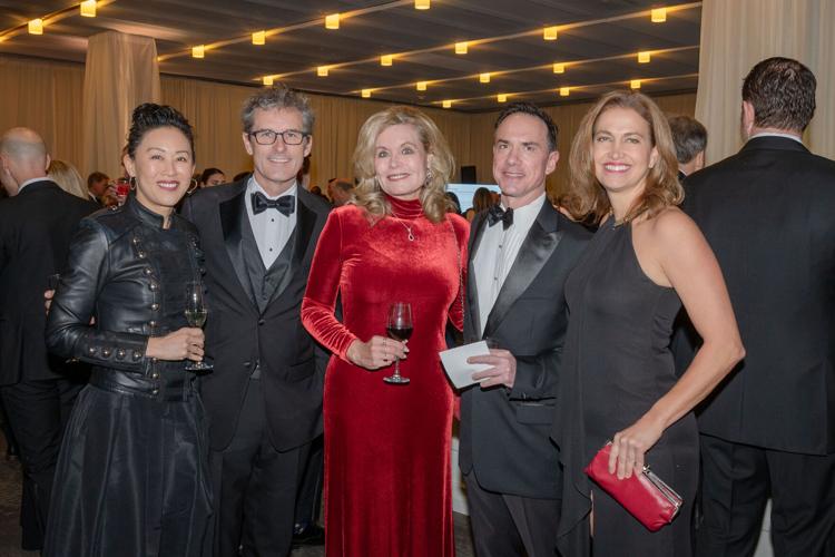 HeartGala-8106.jpg