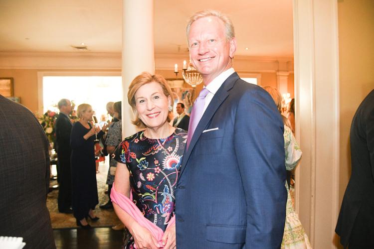 5.18.2023.SwanBallAuctionParty.Angelina-1791.jpg
