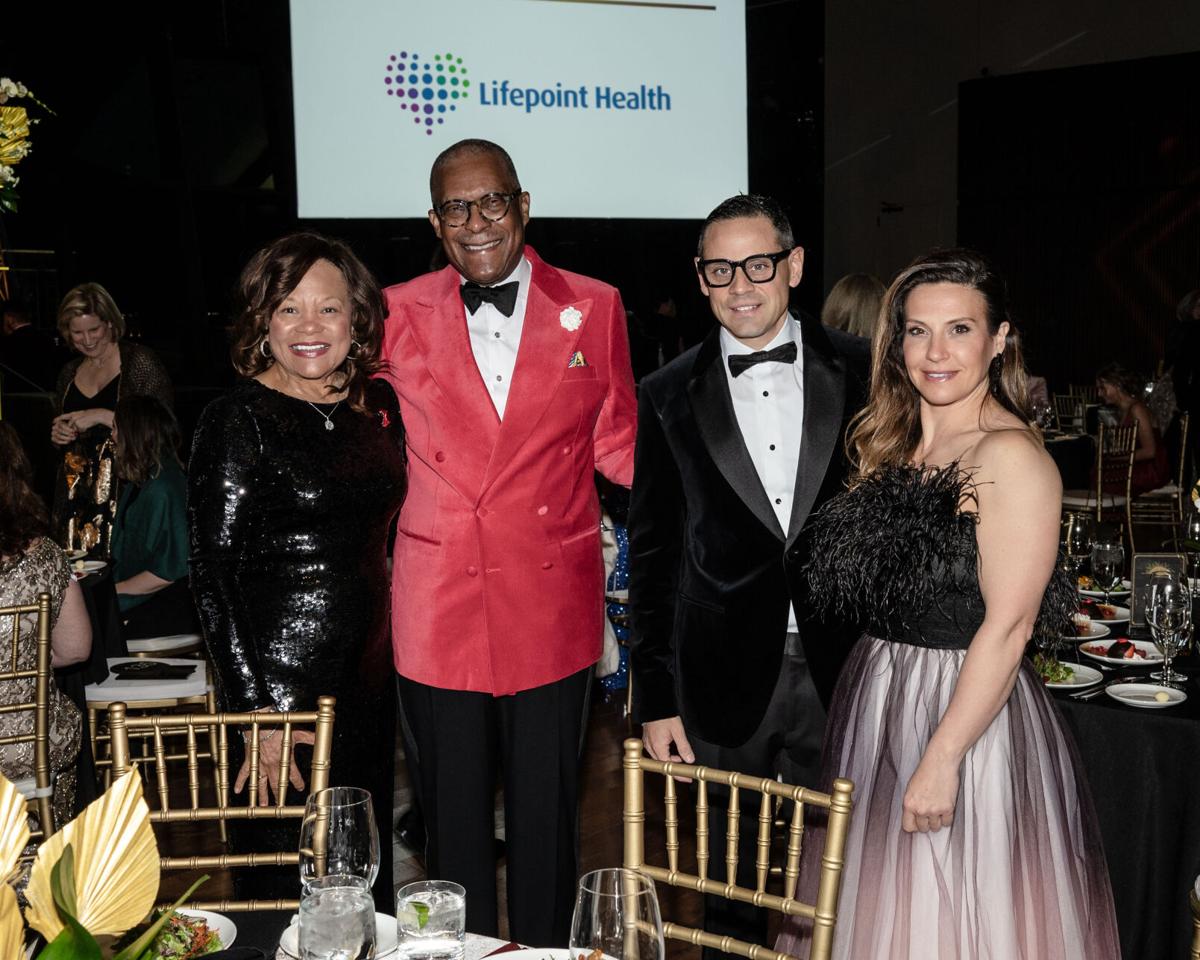 HeartGala-8123.jpg