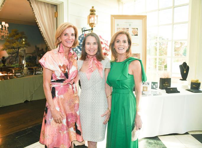 5.18.2023.SwanBallAuctionParty.Angelina-1812.jpg