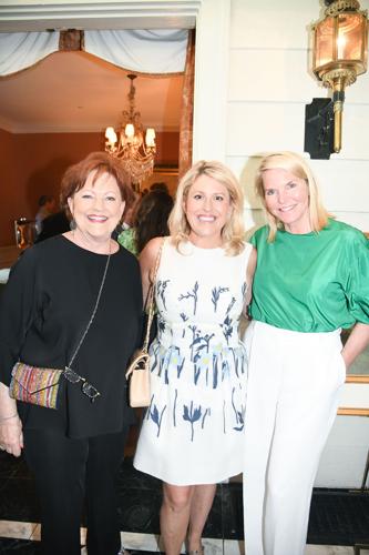 5.18.2023.SwanBallAuctionParty.Angelina-1891.jpg