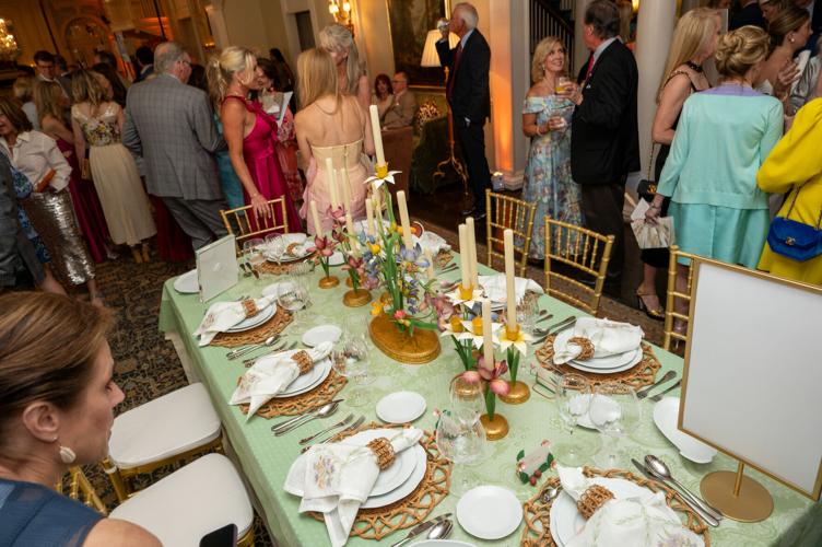 SwanAuctionParty-2000.jpg