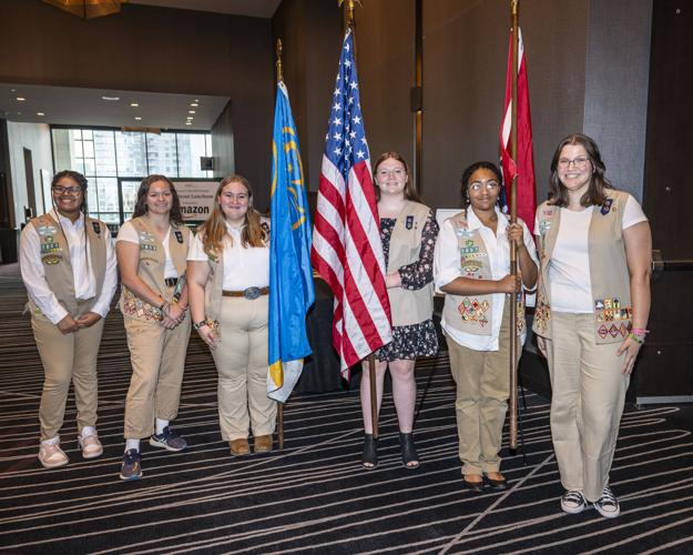 girlScoutLunch-3800.jpg