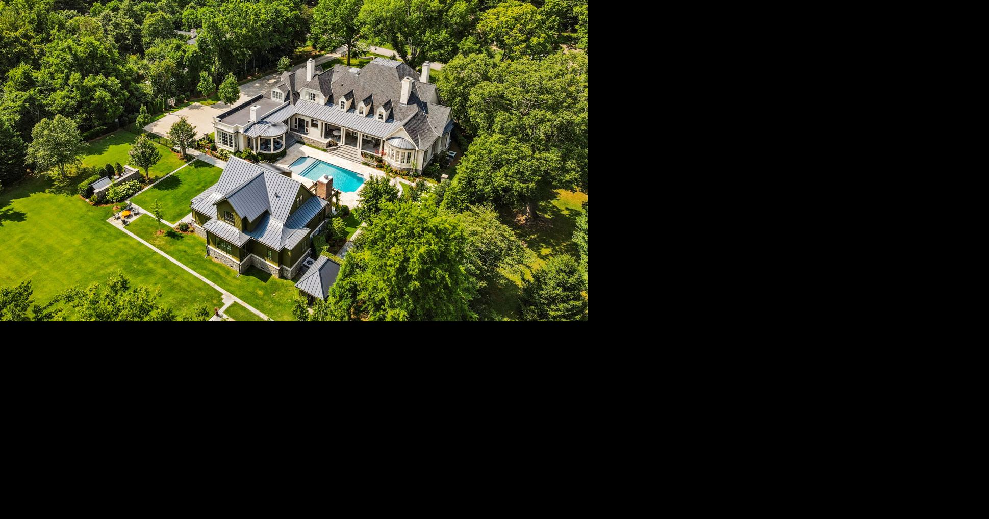 Homes of Distinction 1019 Stonewall Drive Homes + Interiors