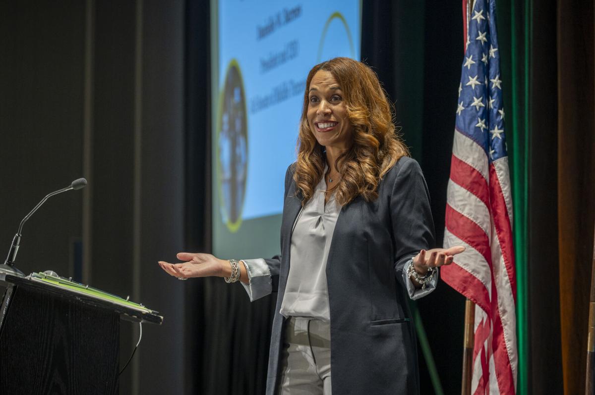 girlScoutLunch-3812.jpg