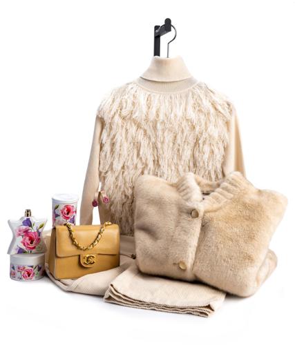 gift Guide-0677-e.jpg