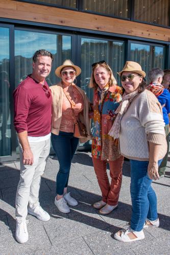 11.10.2023.Voluntergardenlunch-2336.jpg