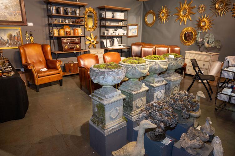 1.9.2025.AntiquesandGardenBourbon-8938.jpg