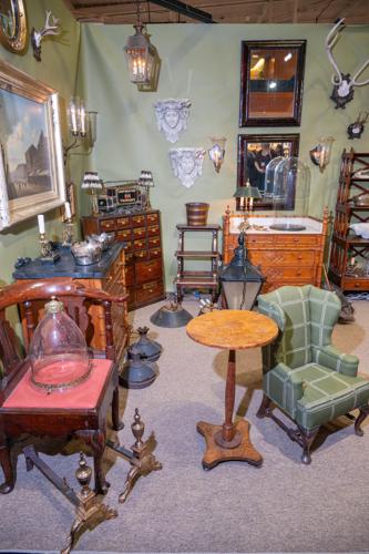1.9.2025.AntiquesandGardenBourbon-8921.jpg