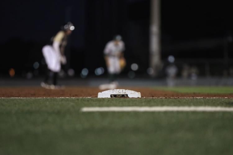 Photos: UCF baseball edges a 5-3 win over Stetson, <span  class=tnt-section-tag no-link>Multimedia</span>