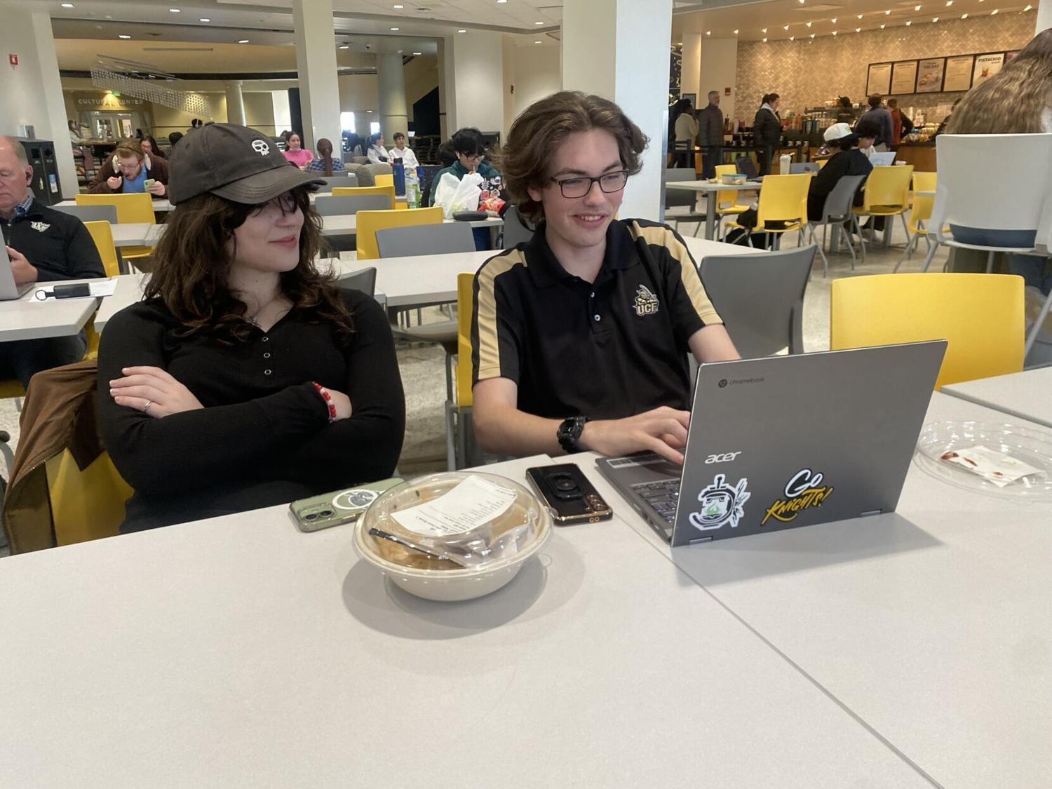 Professor studies storytelling, social circles in student-led Minecraft server