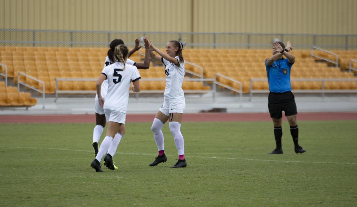 Women's soccer vs Houston (gallery)