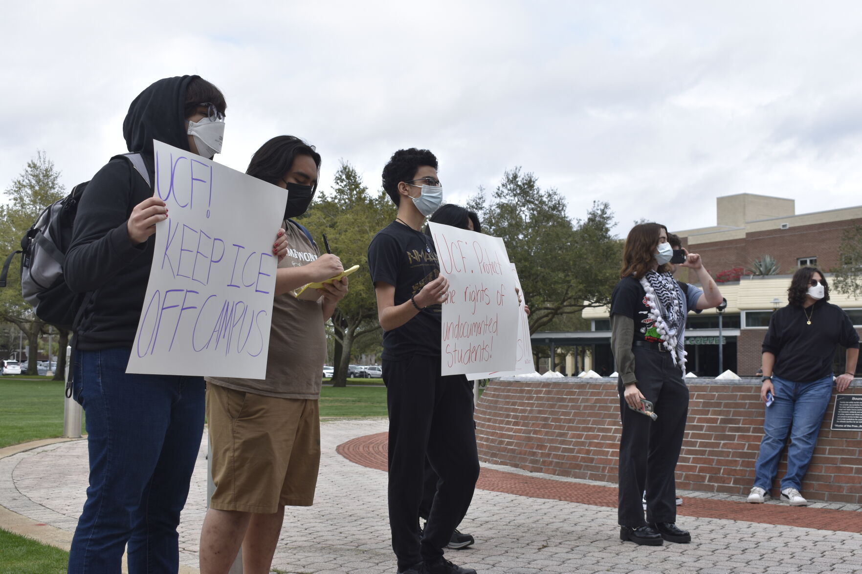 UCF SDS rallies against ICE and immigration policy | <span class
