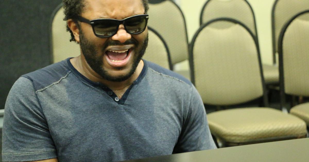 Blind singer-songwriter redefines disability | News | The Charge