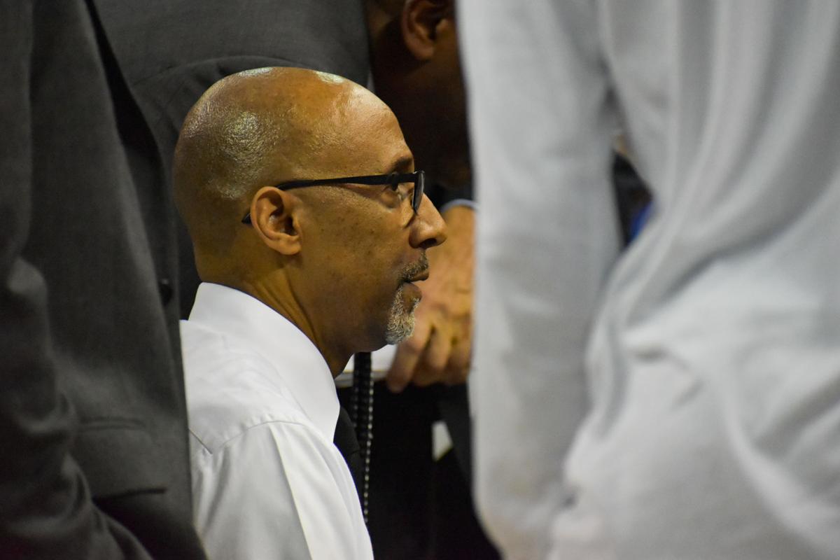_Johnny Dawkins in huddle