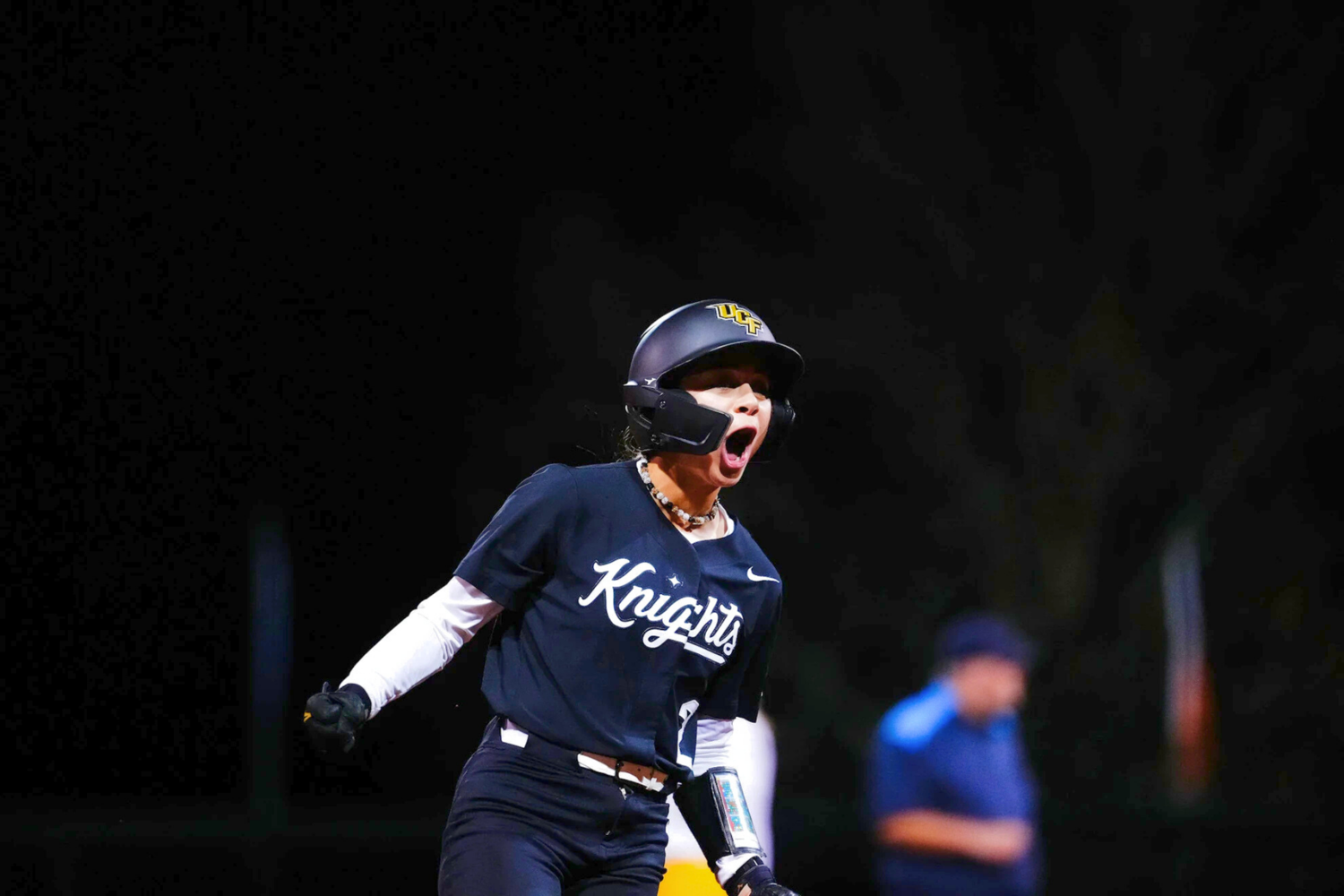 Softball team catches fire in 5-1 win over Missouri