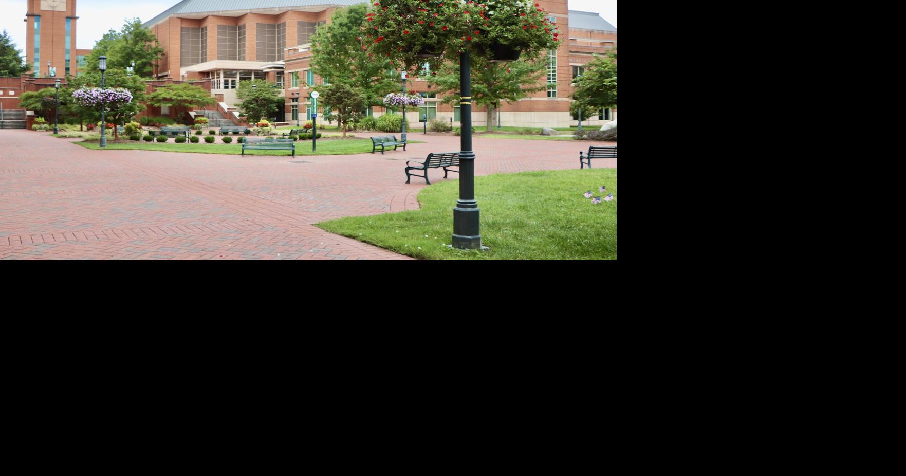 Uncc Spring 2022 Calendar Unc Charlotte Releases The Official Spring 2021 Calendar | News |  Ninertimes.com