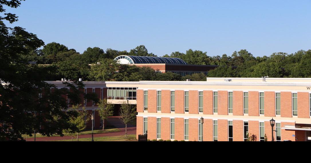 UNC Charlotte enrollment surpasses 30,000 for the first time, making it