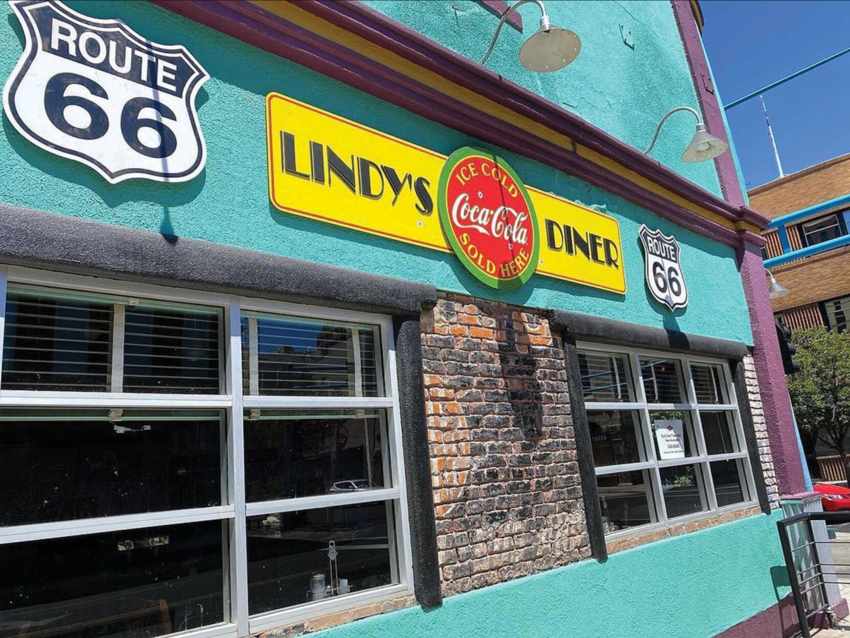 ドローイング『Diner』 Retro Diner with Ceiling to Floor Windows, San Francisco, CA