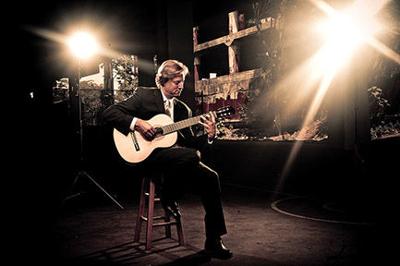 Grammy-Winning Guitarist