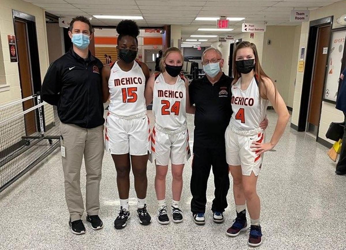 High School Sports Mexico Girls Basketball Team Complete Undefeated Season Oswego County Nny360 Com