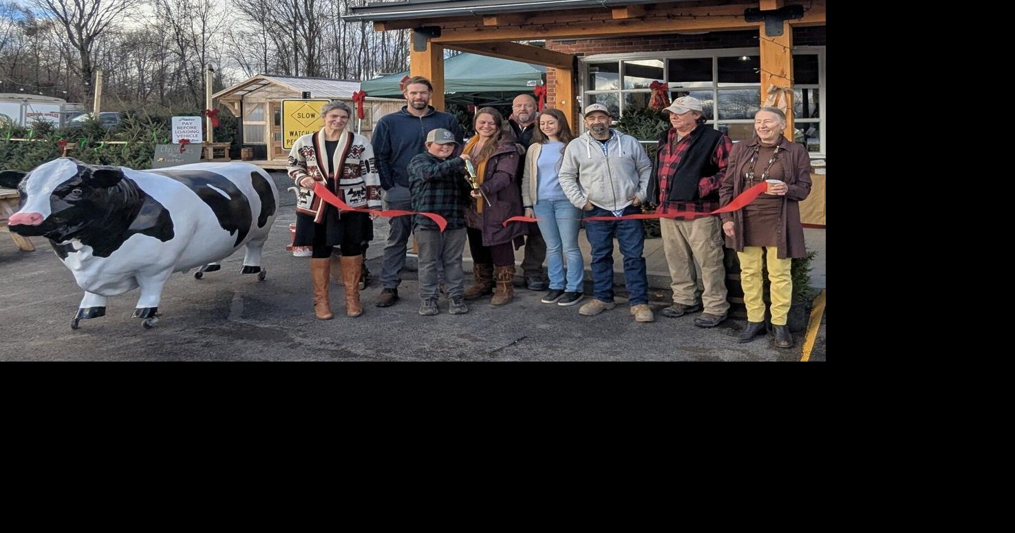 Riverside Farm Market kicks off holiday season with ribbon cutting