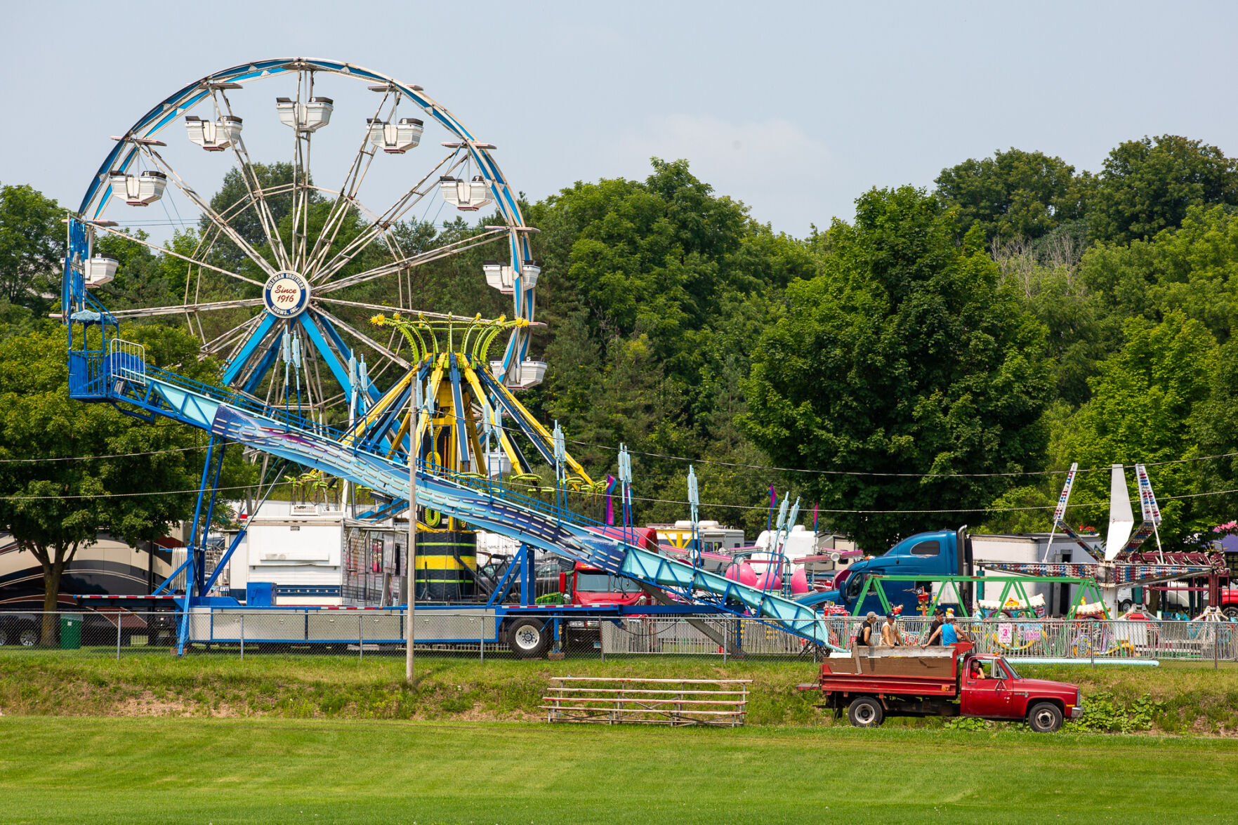 Talent show warms up crowd for Lewis County Fair opening day - Vimarsana News