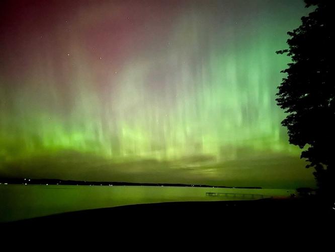 Northern Lights putting on a show in NNY tonight Community Notes