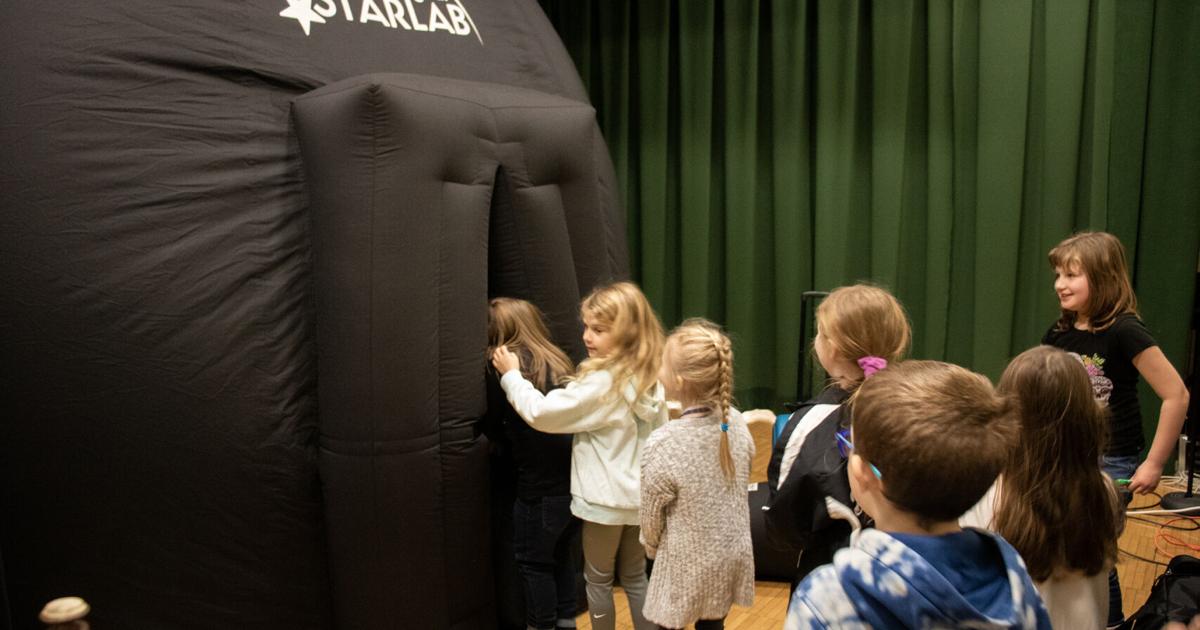 Fulton students seeing stars with in-house planetarium visits ...